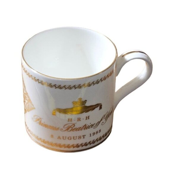 Vtg Commemorative Royal Birth Cup H.R.H. Princess Beatrice of York 8 August 1988 - Picture 6 of 9